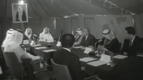 Reunión fundacional de la OPEP Reunión fundacional de la OPEP