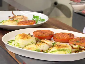 Receta fácil y rápida de Karlos Arguiñano: sepia a la plancha con tomate Receta fácil y rápida de Karlos Arguiñano: sepia a la plancha con tomate