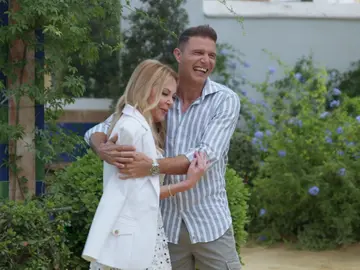 Ana Obregón transmite su felicidad a Joaquín: "La pequeña está para comértela" Ana Obregón transmite su felicidad a Joaquín: "La pequeña está para comértela"