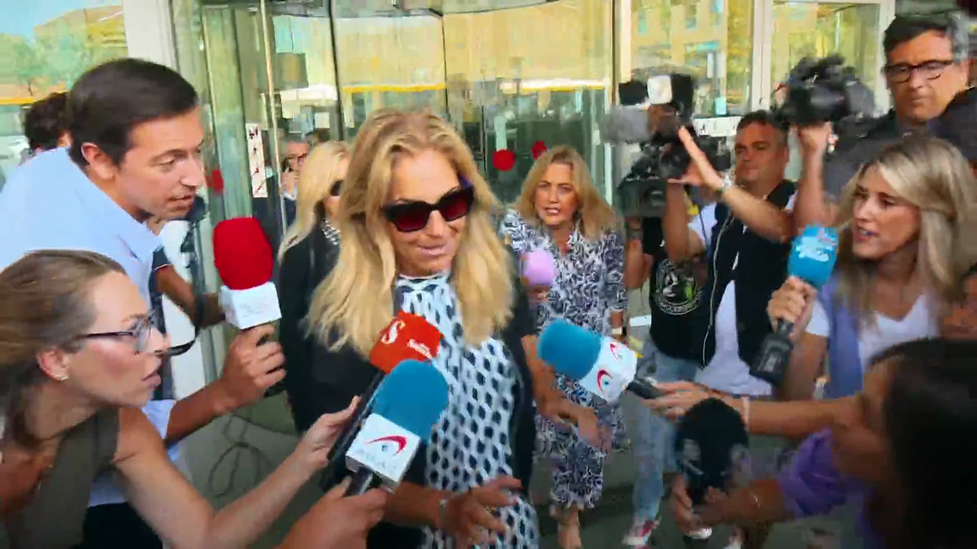 Arantxa Sánchez Vicario se rompe en el primer día de juicio contra ella y Josep Santacana
