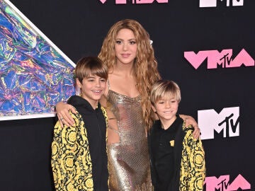 Shakira junto a sus hijos Milan y Sasha