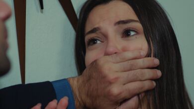Himli da con el paradero de Leyla… ¡Y se la lleva con él a la fuerza! 