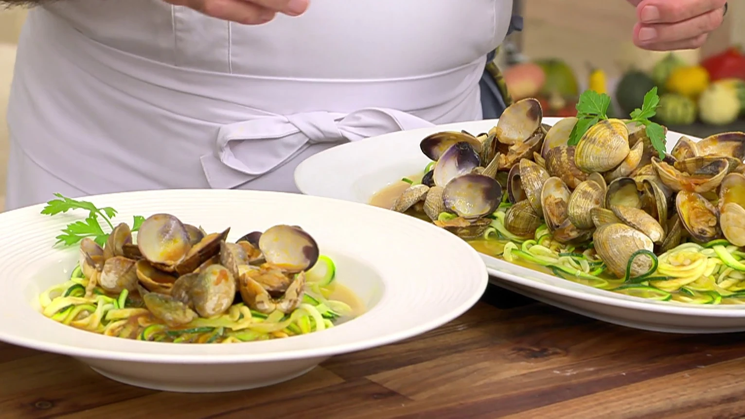Espaguetis de calabacín con almejas, la receta sana, rica y divertida de Karlos Arguiñano Espaguetis de calabacín con almejas, la receta sana, rica y divertida de Karlos Arguiñano