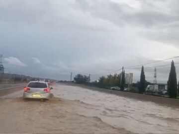 Inundaciones a primeras horas en carreteras de Madrid