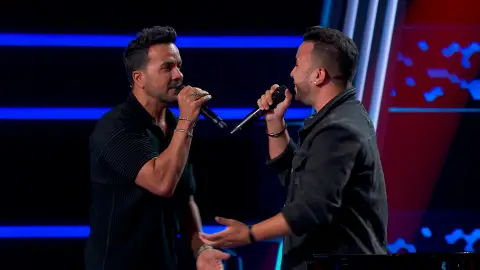 El regalo de Luis Fonsi a Lisandro al cantar Aquí estoy yo junto al resto de coaches El regalo de Luis Fonsi a Lisandro al cantar Aquí estoy yo junto al resto de coaches