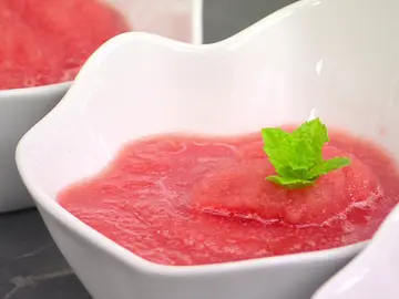 Evita azúcares innecesarios con el granizado de sandía de Karlos Arguiñano Evita azúcares innecesarios con el granizado de sandía de Karlos Arguiñano