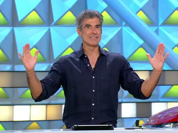 ¡Lo nunca visto! Jorge Fernández tiene que ayudar a los concursantes en el panel de la palabra ¡Lo nunca visto! Jorge Fernández tiene que ayudar a los concursantes en el panel de la palabra