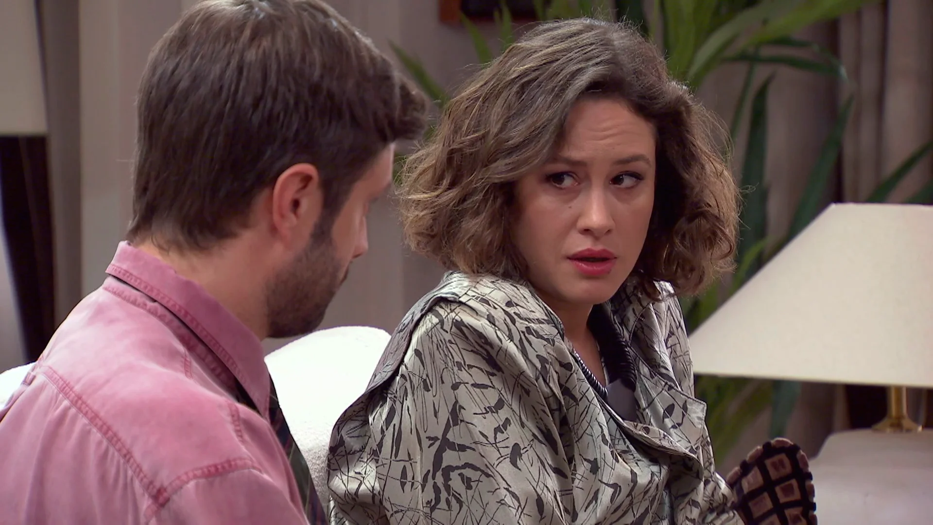 Victoria confiesa a Román que está enamorada de Diana: “Lo nuestro fue un flechazo” Victoria confiesa a Román que está enamorada de Diana: “Lo nuestro fue un flechazo”