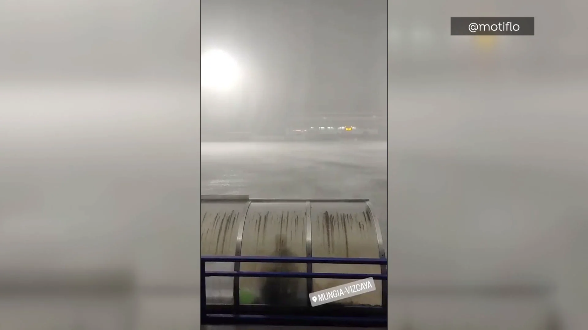Fuertes lluvias sobre el campo de fútbol de Munguía Fuertes lluvias sobre el campo de fútbol de Munguía