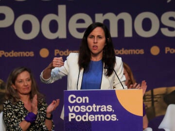 La líder de Podemos y ministra de Derechos Sociales en funciones, Ione Belarra durante su intervención este sábado junto a la militancia del partido en el Círculo de Bellas Artes, Madrid. 