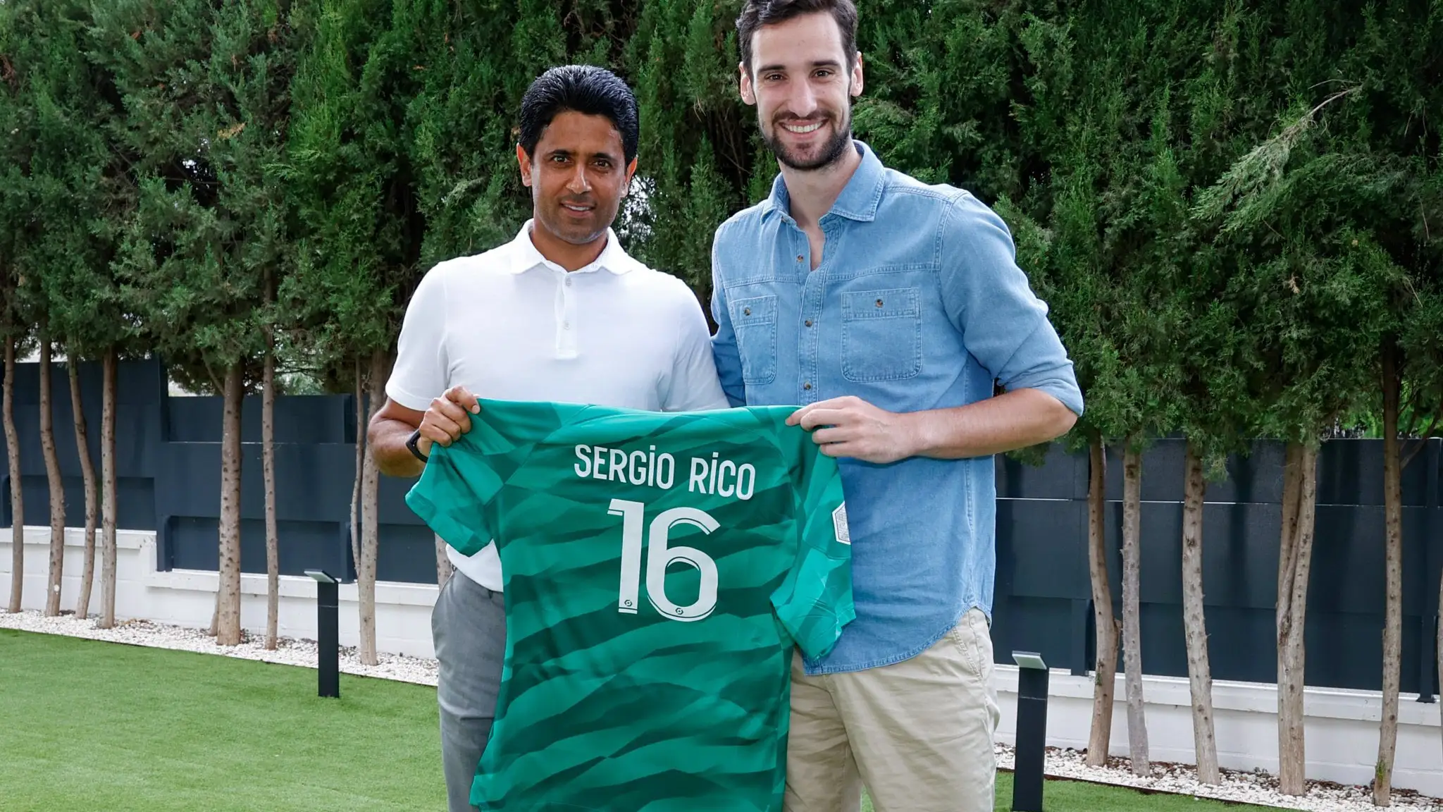 Sergio Rico, junto al presidente del PSG en su casa de Sevilla Sergio Rico, junto al presidente del PSG en su casa de Sevilla