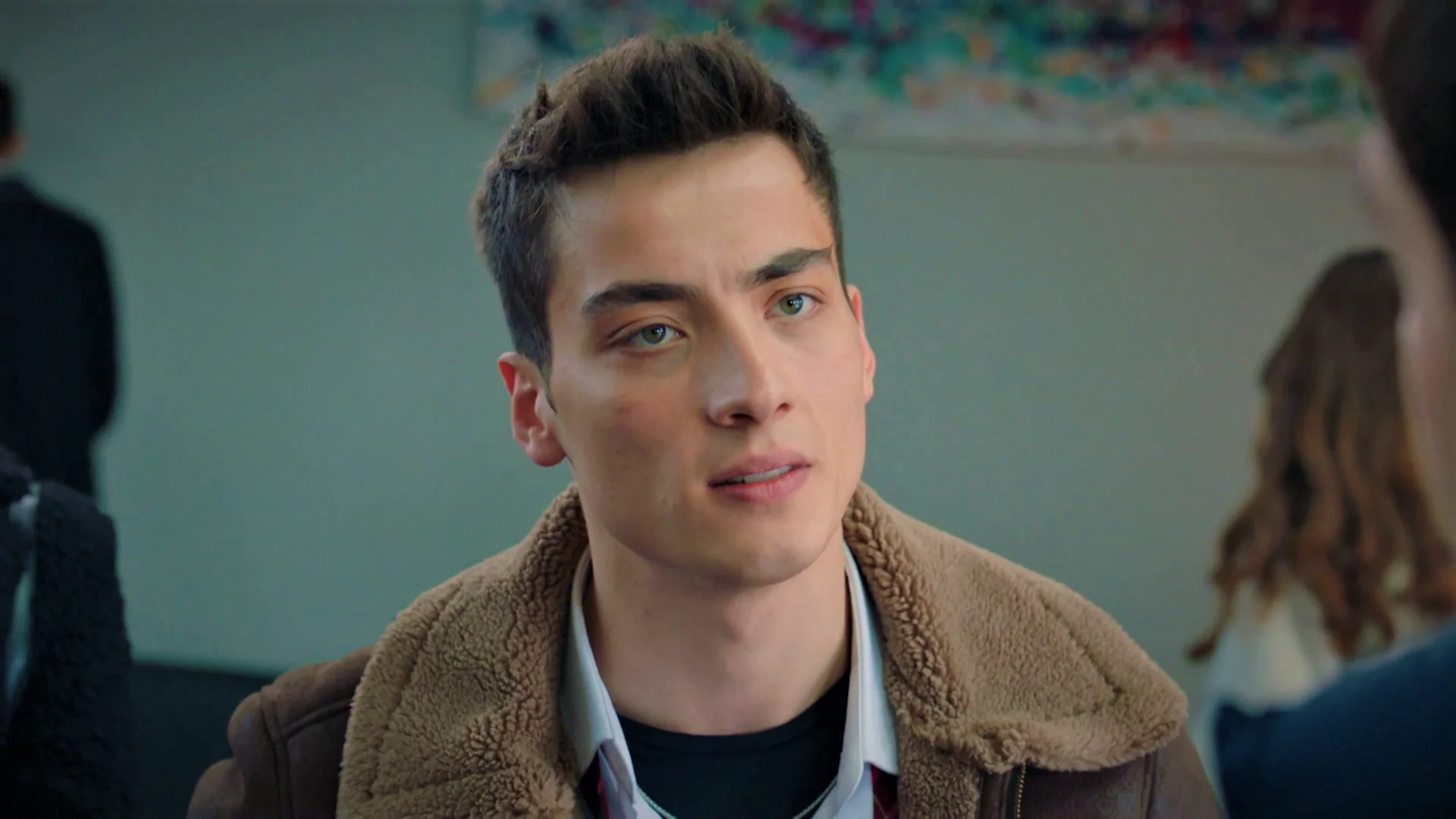 Nuevo enfrentamiento entre Sarp y Ömer: "Tú no eres nuestro hermano" Nuevo enfrentamiento entre Sarp y Ömer: "Tú no eres nuestro hermano"