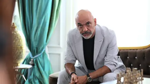 En el último capítulo de Hermanos: Ahmet y Ömer, muy lejos de tener una relación como padre e hijo En el último capítulo de Hermanos: Ahmet y Ömer, muy lejos de tener una relación como padre e hijo