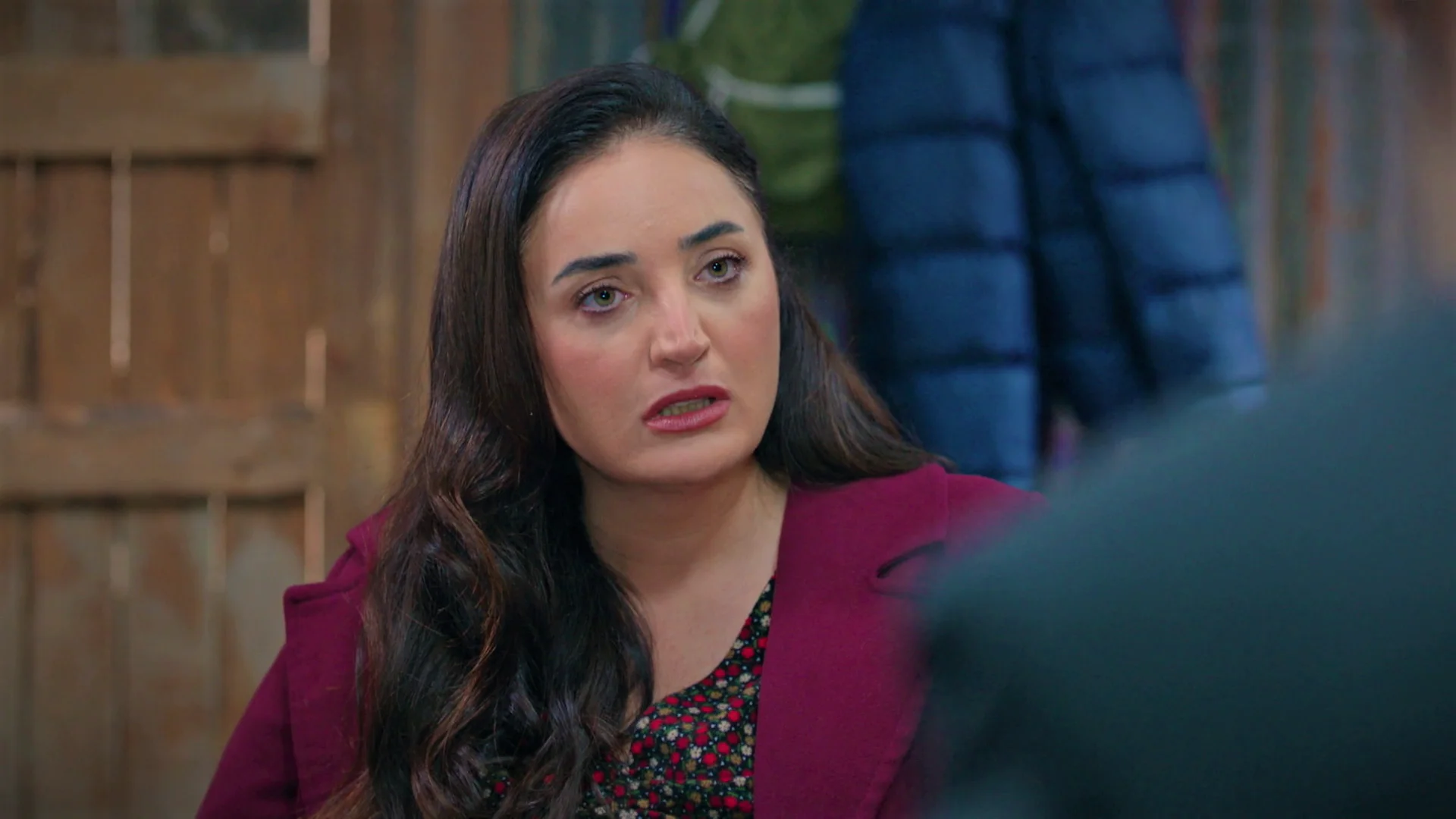 Şengül anima a Ömer a que interponga una demanda de paternidad: "Tienes derecho a todo lo que tiene ese hombre"