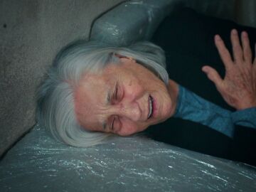 ¡Al límite!: Yasmin descubre a su abuela encerrada en el sótano y.… ¡gravemente enferma!