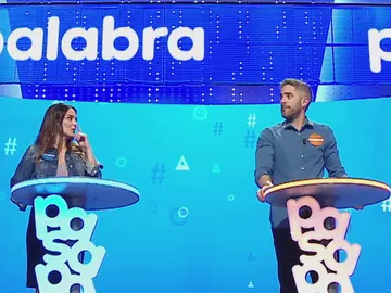 Mónica Carrillo se enfrenta a Roberto Leal Mónica Carrillo se enfrenta a Roberto Leal