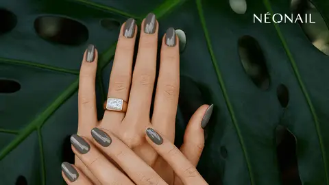 Uñas verde grisáceo Uñas verde grisáceo