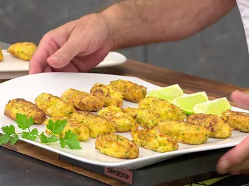 Bolinhos de bacalao: la receta portuguesa de croquetas de Karlos Arguiñano Bolinhos de bacalao: la receta portuguesa de croquetas de Karlos Arguiñano