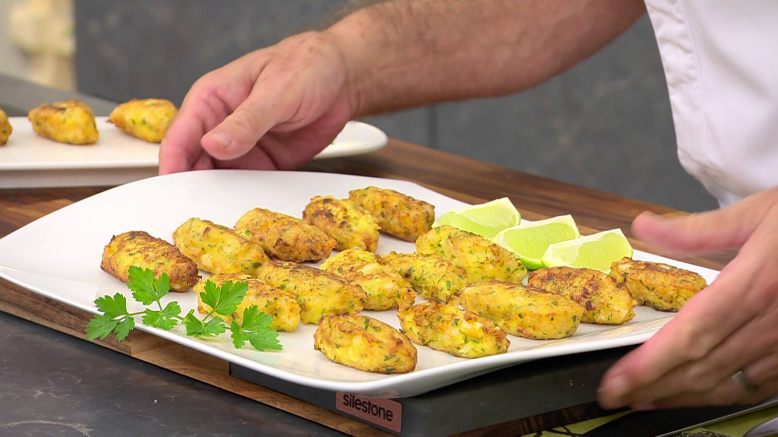 Bolinhos de bacalao: la receta portuguesa de croquetas de Karlos Arguiñano
