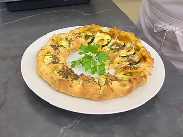 ¡Perfecta para llevar! Receta de tarta de calabacín y queso de Karlos Arguiñano ¡Perfecta para llevar! Receta de tarta de calabacín y queso de Karlos Arguiñano