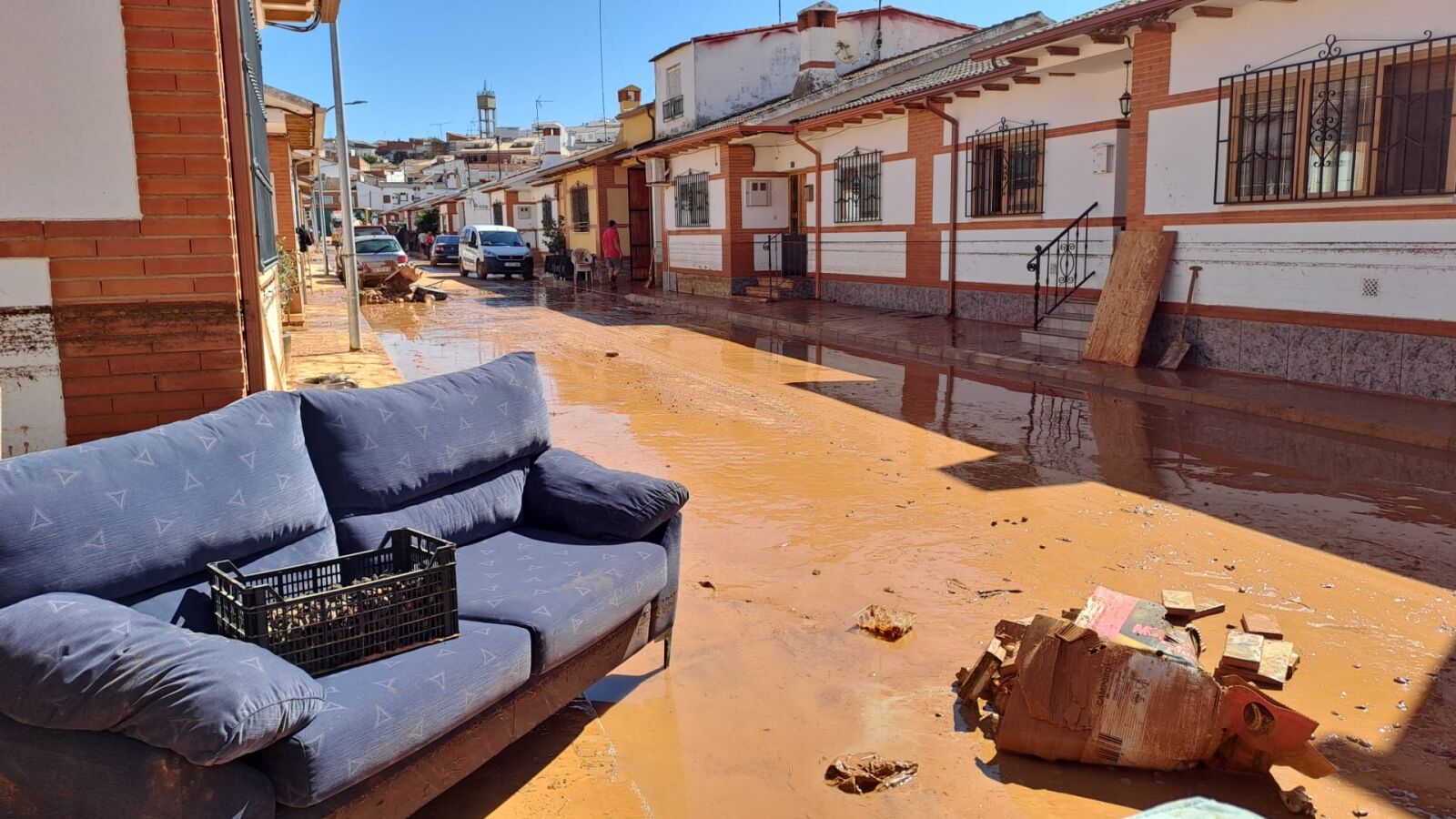 Vídeo: La 'DANA exprés' inunda 100 casas y destroza las cosechas en Iniesta y Motilla del Palancar