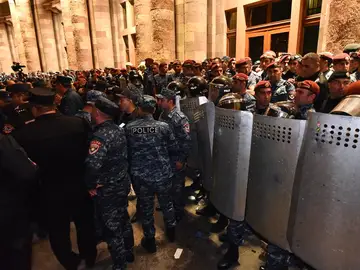 Enfrentamiento entre Armenia y Azerbaiyán Enfrentamiento entre Armenia y Azerbaiyán
