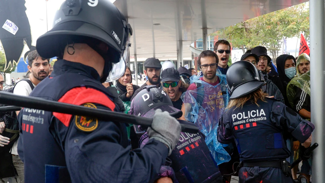 Im&aacute;genes de la protesta contra el sal&oacute;n inmobiliario The District en Barcelona