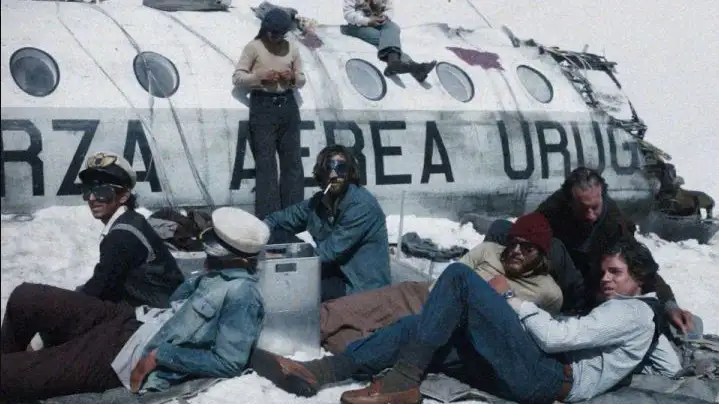 Imagen de la película 'La sociedad de la nieve' Imagen de la película 'La sociedad de la nieve'