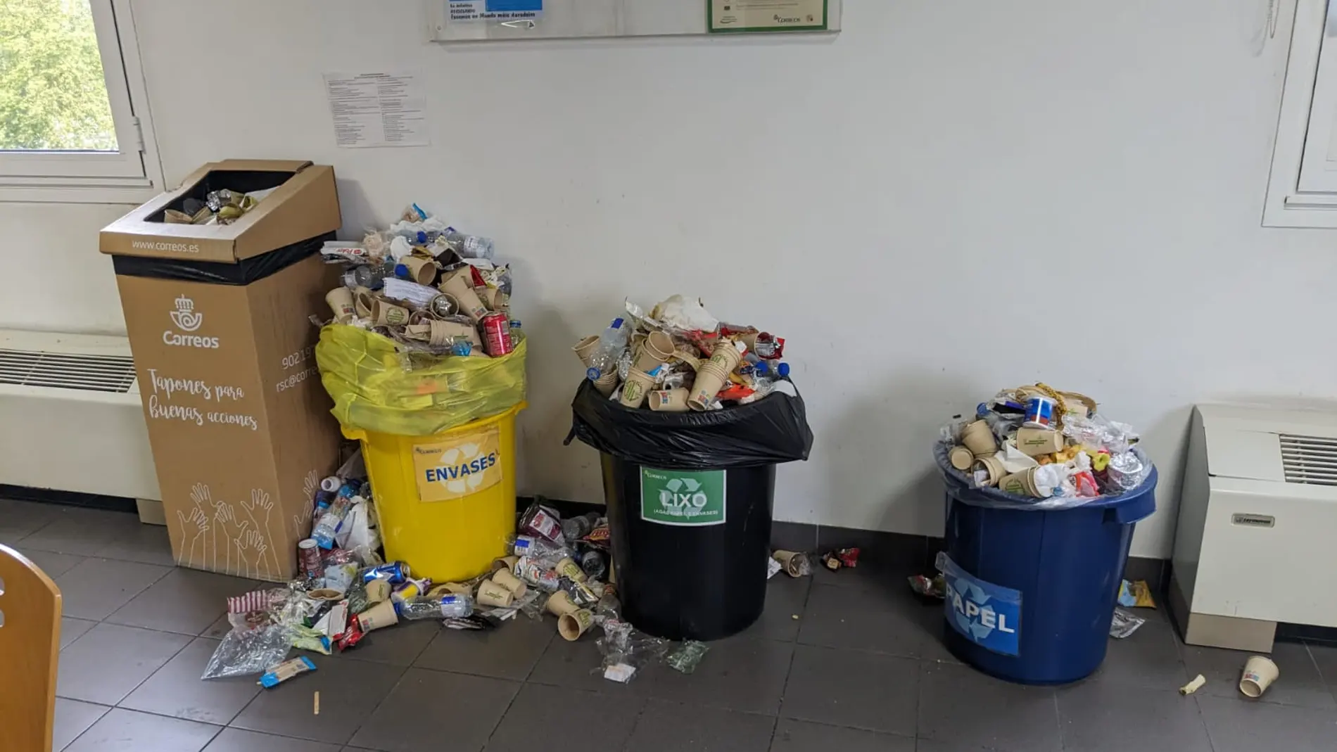 Situación de la oficina de Correos de la estación de tren de Lugo por la huelga de limpieza