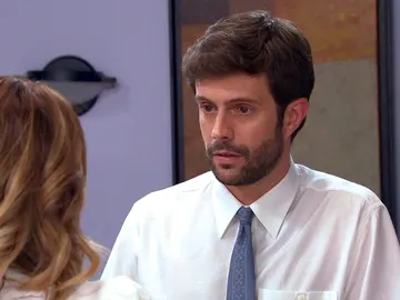 Román decepcionado con Alicia al hablar de la relación de Victoria y Diana Román decepcionado con Alicia al hablar de la relación de Victoria y Diana