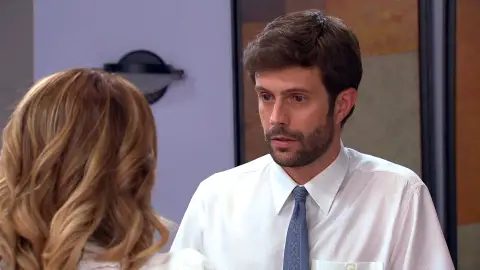 Román decepcionado con Alicia al hablar de la relación de Victoria y Diana Román decepcionado con Alicia al hablar de la relación de Victoria y Diana