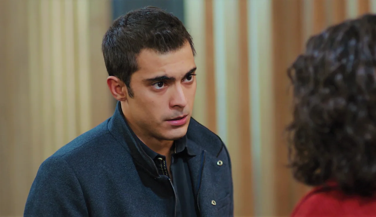 Lila y Yiğit se encuentran por sorpresa y él le confiesa toda la verdad: “Me casé contigo por orden de Şahika” 