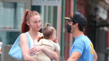 Sophie Turner con Joe Jonas y su hija Willa