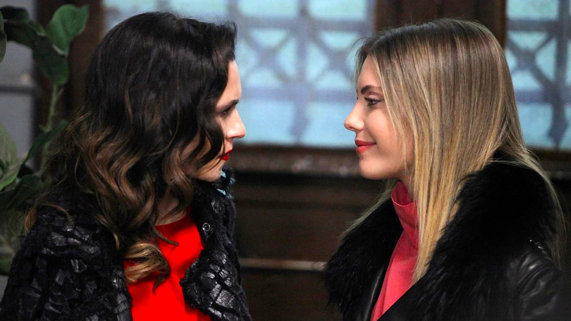 ¡De enemigas a inseparables!: Así ha evolucionado la relación entre Ender y Yildiz en Pecado Original ¡De enemigas a inseparables!: Así ha evolucionado la relación entre Ender y Yildiz en Pecado Original