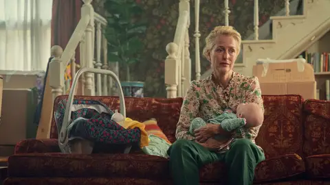 Gillian Anderson en la temporada 4 de Sex Education Gillian Anderson en la temporada 4 de Sex Education