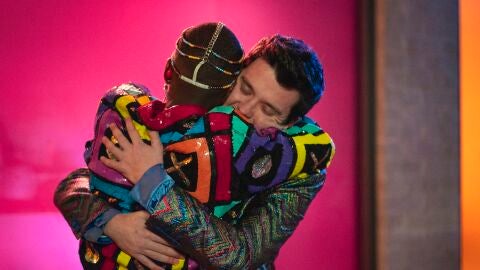 Ncuti Gatwa y Asa Butterfield como Eric y Otis en la temporada 4 de Sex Education