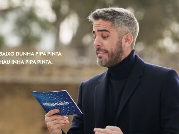 VÍDEO INÉDITO: Roberto Leal le propone un trabalenguas en gallego a Joaquín