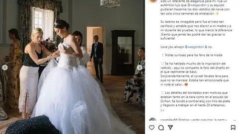 Tamara Falcó probándose su vestido de novia Tamara Falcó probándose su vestido de novia