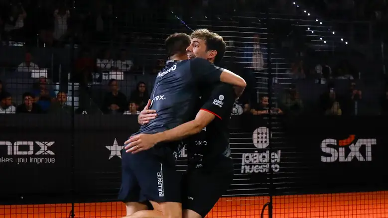 'Los Superpibes' celebran su victoria en la final del Master de Madrid de pádel 'Los Superpibes' celebran su victoria en la final del Master de Madrid de pádel