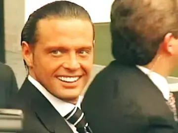 Luis Miguel, obligado a parar un concierto desbordado por la emoción cuando interpretaba 'La incondicional' Luis Miguel, obligado a parar un concierto desbordado por la emoción cuando interpretaba 'La incondicional'