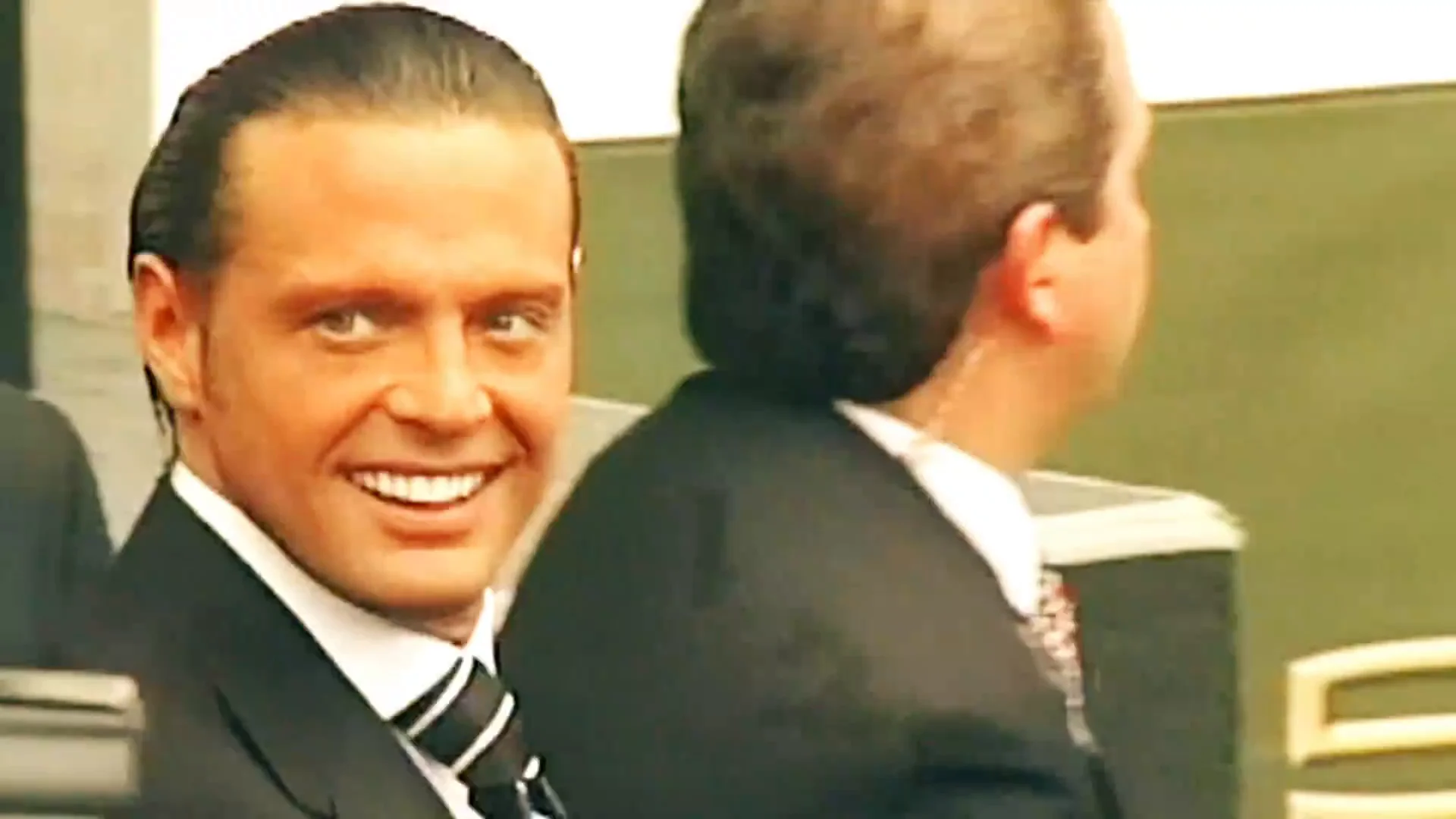 Luis Miguel, obligado a parar un concierto desbordado por la emoción cuando interpretaba 'La incondicional' Luis Miguel, obligado a parar un concierto desbordado por la emoción cuando interpretaba 'La incondicional'