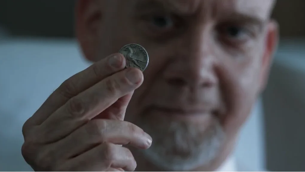 Paul Giamatti en la temporada 2 de 30 Monedas Paul Giamatti en la temporada 2 de 30 Monedas