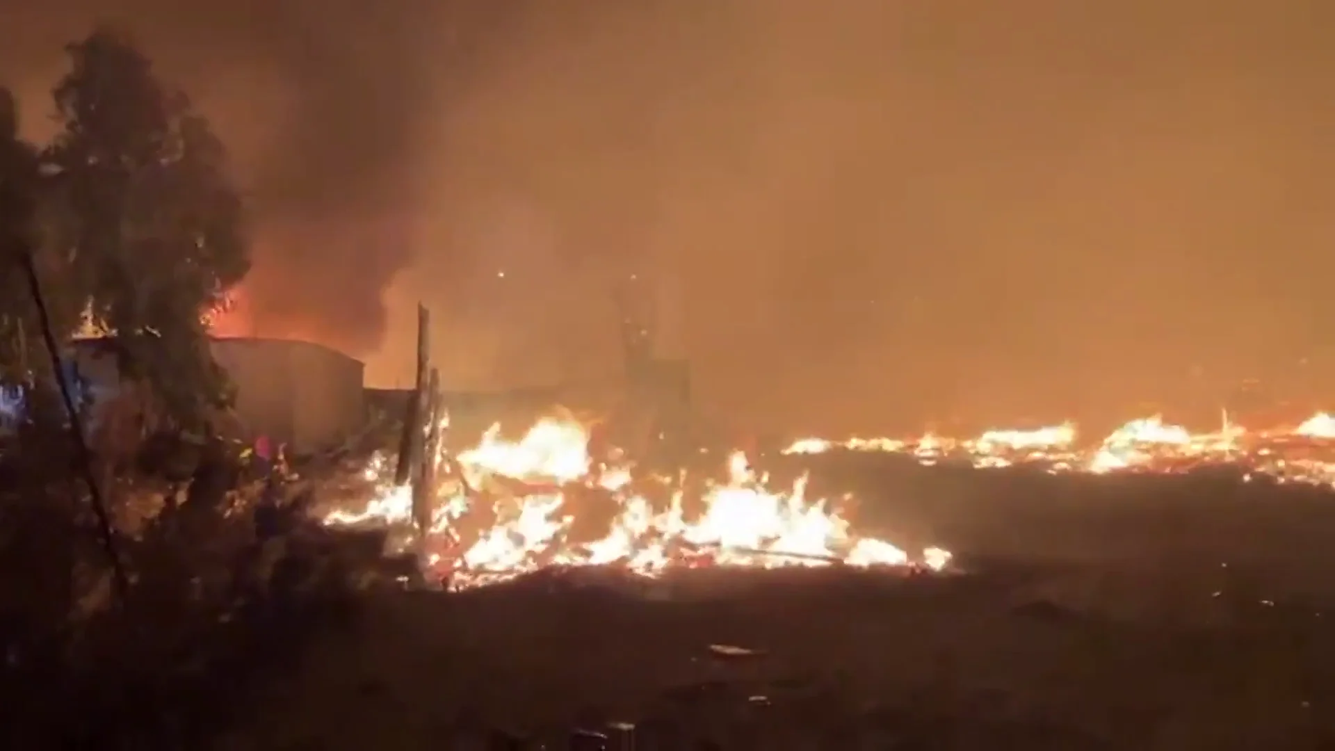 El fuego en el poblado El fuego en el poblado