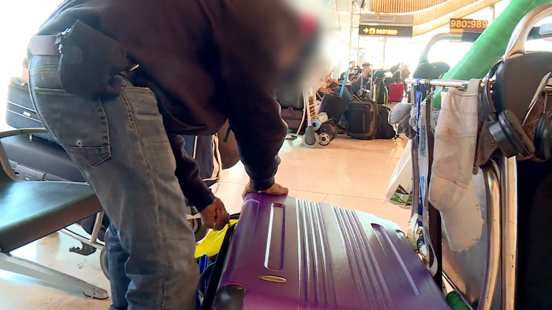 Uno de los hombres que vive en Barajas