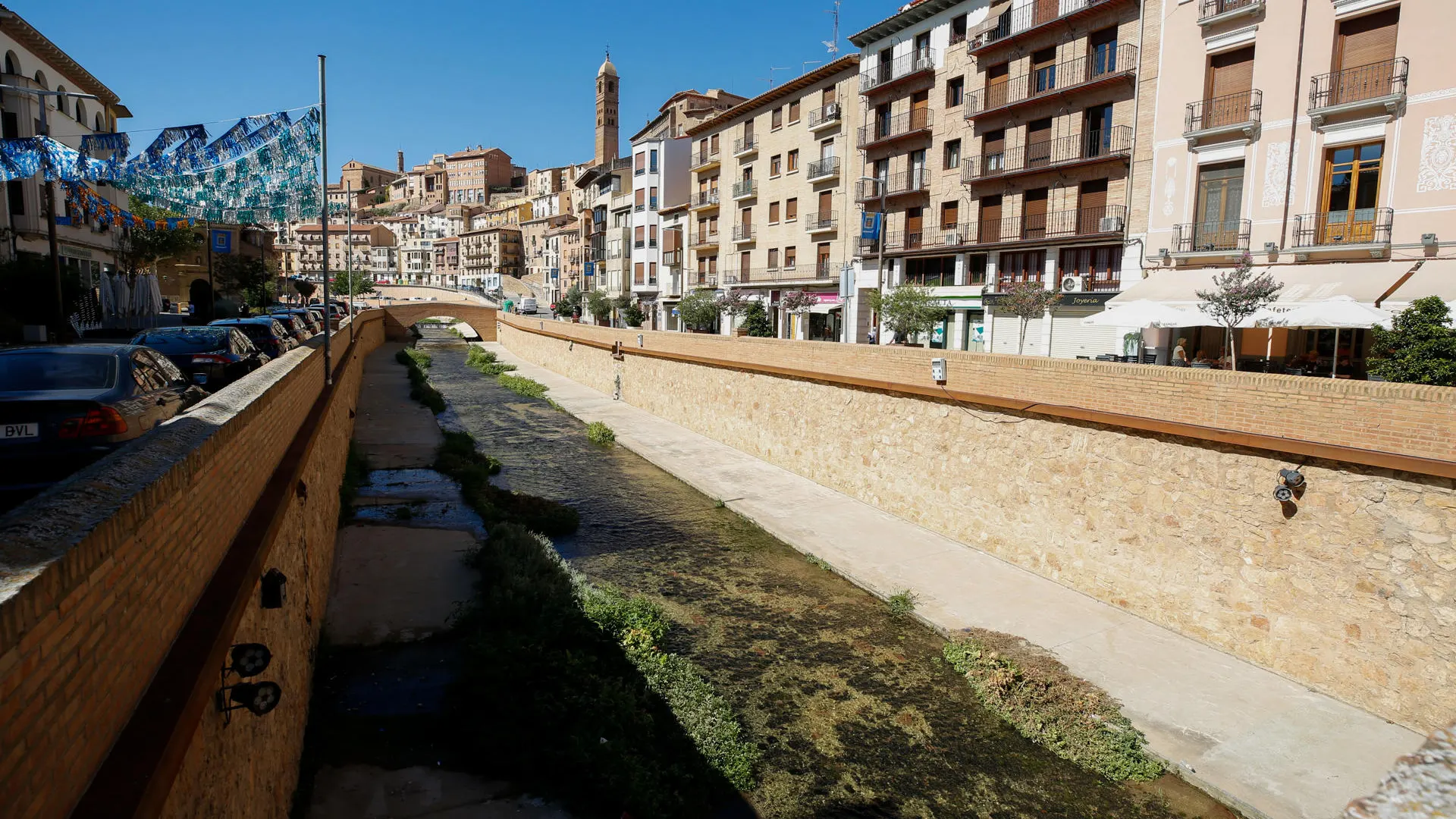 Vista del río Queiles a su paso por la localidad de Tarazona Vista del río Queiles a su paso por la localidad de Tarazona