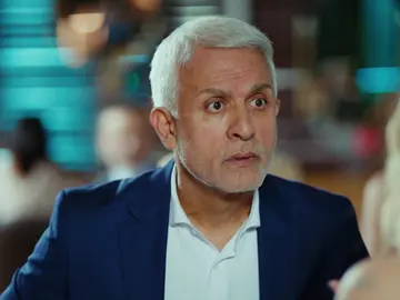 Halit enloquece al descubrir que Yildiz y Nadir ya se conocían Halit enloquece al descubrir que Yildiz y Nadir ya se conocían