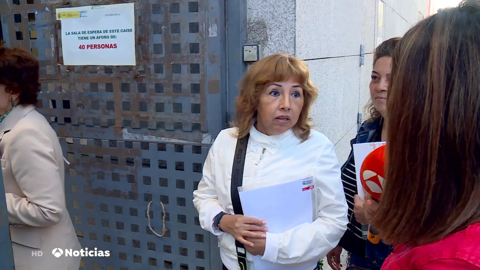 El colapso de la Seguridad Social lleva al límite a los españoles: "Son meses y meses para coger una cita" El colapso de la Seguridad Social lleva al límite a los españoles: "Son meses y meses para coger una cita"