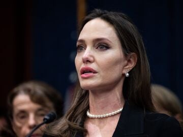 Angelina Jolie en Washington anunciando una Ley modernizada sobre violencia contra las mujeres