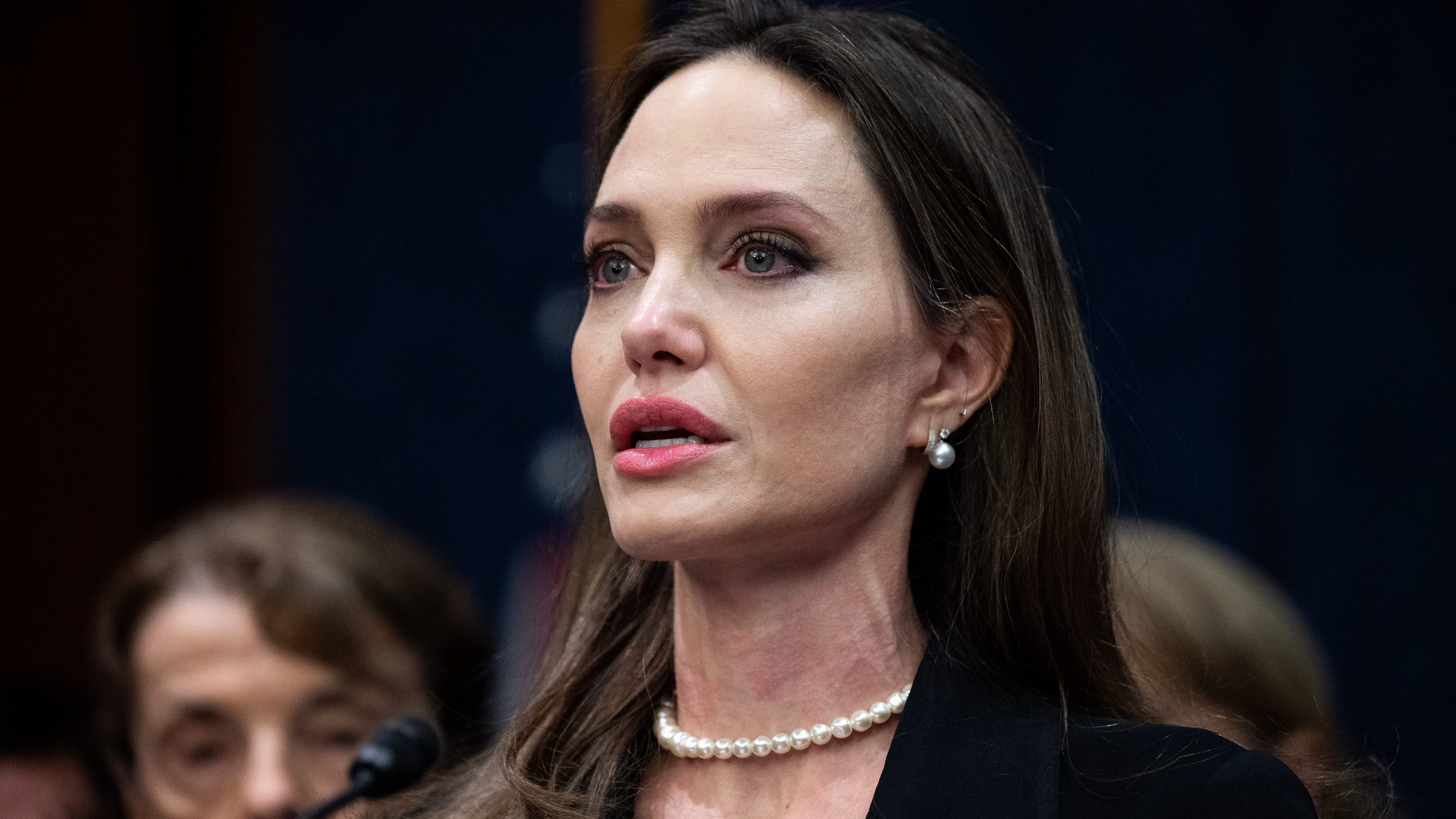 Angelina Jolie en Washington anunciando una Ley modernizada sobre violencia contra las mujeres