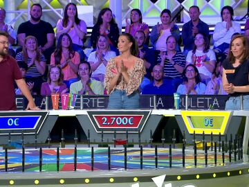¡Mónica recibe 2.700 euros de regalo en La ruleta de la suerte!